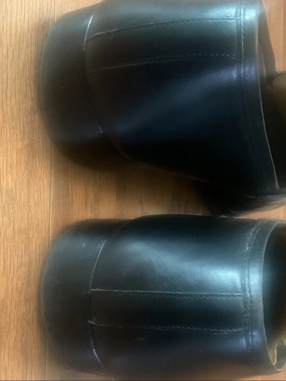 Magnanni Black Leather Penny Loafers